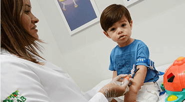 Profissionais experientes e altamente capacitados para coleta infantil e de adultos